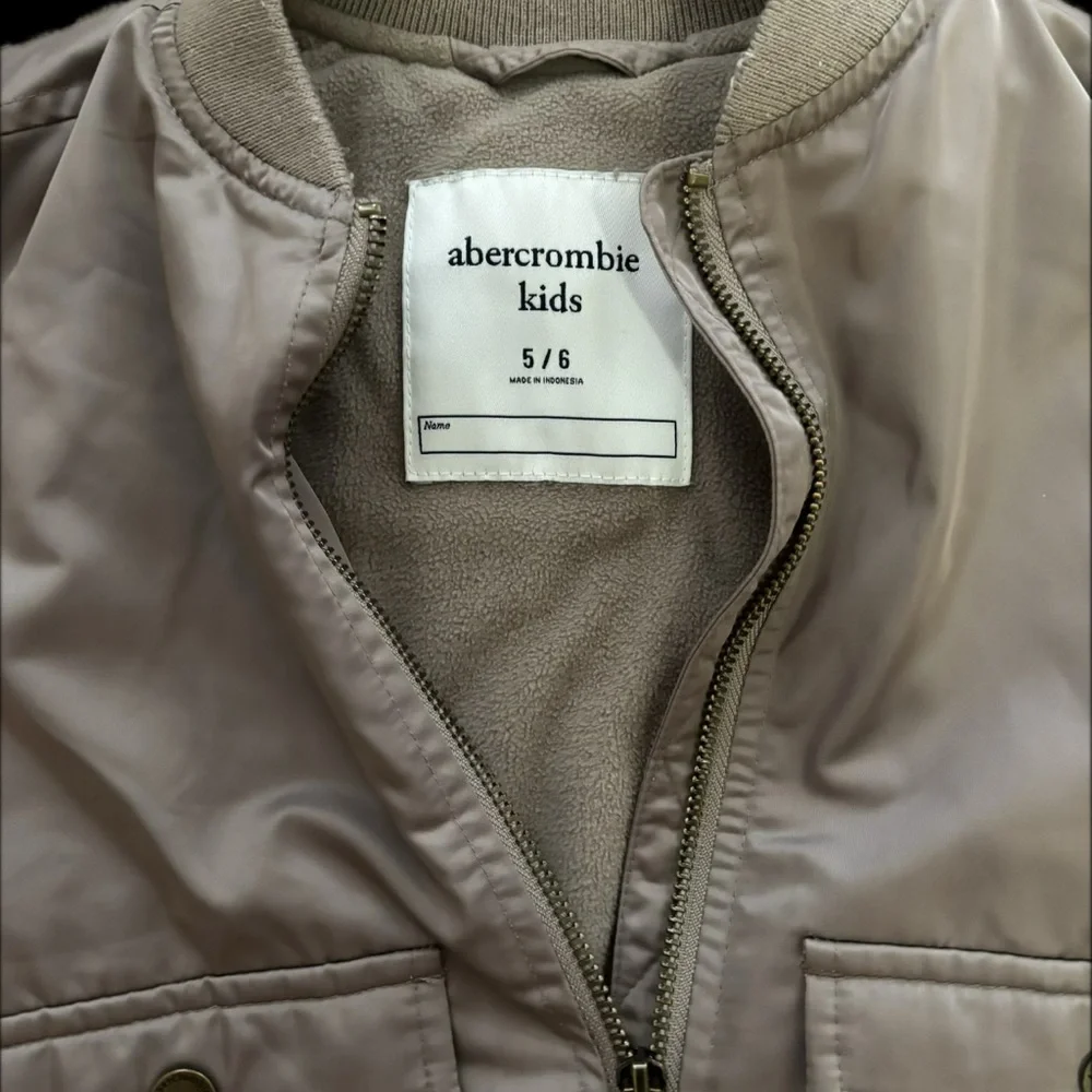 Abercrombie Kids Taupe Puffer Jacket - Picture 2 of 4